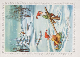 Feliz Año Navidad GNOMO Vintage Tarjeta Postal CPSM #PBM157.ES - New Year