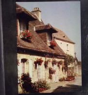 503 . DOMME . ANCIENNE BASTIDE FRANCAISE . VIEILLE MAISON FLEURIE . ANNEE 1986 - Domme