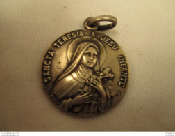 Medaille -  Sainte  Therese - France