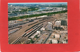 14----CAEN---Place De La Gare S.N.C.F. Le Port Le Commerce--le Viaduc De Calix---voir 2 Scans - Caen