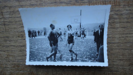 Photo Assez Rare , Les Abrets : Isère , Match De Basket En 1956 - Lieux