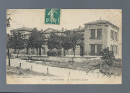 CPA - 13 - La Bouilladisse - La Mairie Et Les Ecoles - Circulée - La Bouilladisse
