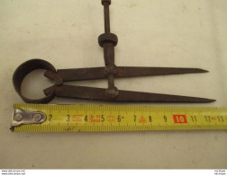 Compas Début 20 Em  Système D'ouverture  A Vis  13 Cm - Outils Anciens