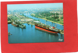 14----CAEN---Le Port : Au Second Plan, Et Le Viaduc De Calix---voir 2 Scans - Caen