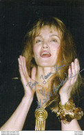 N°  19   PHOTO  9 X13 FAC SIMILE AUTOGRAPHE  DE  ARIELLE DOMBALLE - Acteurs & Toneelspelers