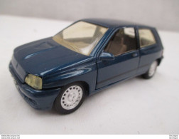 Miniature - 1/43 Em -   Voiture SOLIDO - RENAULT  CLIO - Solido