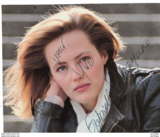 N° 95 -  SIGNATURE DE GABRIELLE LAZURE -   GRANDE PHOTO PAPIER 13 X18 SUR SUPORT PHOTO - Autres & Non Classés