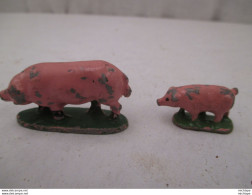 Cochons En Alu  Une Mere  Avec Porcelet - Toy Memorabilia