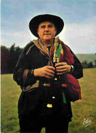 Folklore - Costumes - Danses Du Centre - Le Groupe La Bourreto Deu Brayeu - Le Joueur De Cabrette - CPM - Voir Scans Rec - Costumes