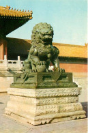 Chine - Pékin - Beijing - Peking - Bronze Lion The Gate Of Suprême Harmony In The Former Imperial, Palaces - Carte Neuve - China
