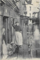 CPA Paris Inondations Janvier 1910 Rue Saint-Charles - Marchande De Légumes - District 15