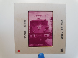 Photo Diapo Diapositive TRAIN Wagon Locomotive SNCF Electrique BB 16501 VOIR ZOOM - Diapositives (slides)