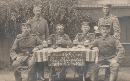 MIL3382  --    ROMANIA / DEUTSCHLAND   --  HEIMKEHR AUS KARPATEN  1914 / 1915  --  SOLDATEN TRINKEN BIER - War 1914-18