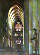 *CPM - 51 - REIMS - La Cathédrale - La Nef Et Les Roses - Reims