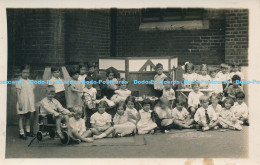 R178162 Old Postcard. Kids. 1935 - Monde
