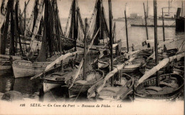 N°4681 W -cpa Sete -une Coin Du Port -bateaux De Pêche- - Fishing Boats