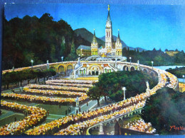 Lourdes    Procession Aux Flambeaux    CP240430 - Lourdes