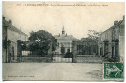 CPA Ecrite En 1908 * LA ROCHE Sur YON Asile Départemental D'Aliénés De La Grimaudière * Photot. Vassellier - La Roche Sur Yon