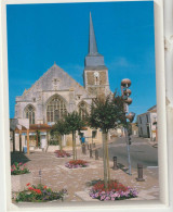 Olonne Sur Mer  65 Carte Circulée Timbrée L'Eglise Et Sa Place Fleurie - Sonstige & Ohne Zuordnung