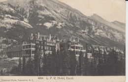 C.P.R. Hotel, Banff. Alberta Canada. Photo B&W  Hotel Construit En Hauteur, Large Galleries Turret, Chimneys, 2 Scs - Banff