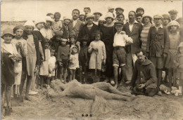 CP Carte Photo D'époque Photographie Vintage Plage Groupe Mode Ault Onival  - Coppie