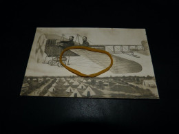 BC28-1 Carte Photo Montage Trucage Surréalisme Avion Militaire Souvenir De Sissonne 1914 - Kasernen