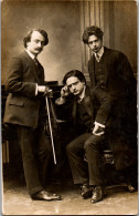 CP Carte Photo D'époque Photographie Vintage Musicien Hambourg Pianiste Violon - Non Classés