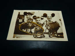 BC28-1 Carte Photo Montage Trucage Surréalisme Orchestre Musicien Avec Oreille Mickey Mouse Piano Accordéon - Sonstige & Ohne Zuordnung