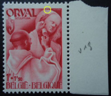 BELGIQUE N°561 V19 Trait Dans Le Haut De La Coiffe De La Statue MNH** - 1931-1960