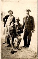 CP Carte Photo D'époque Photographie Vintage Groupe Famille Trouville Sur Mer 14 - Paare
