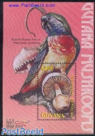 Guyana 2000 Mushrooms S/s, Volvariella Pussilla, Mint NH, Nature - Birds - Mushrooms - Parrots - Champignons