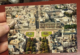 CPA 37 - TOURS -  Place Du Palais , L'Avenue Grammont , L'Hôtel De Ville Et La Rue Nationale - Tours