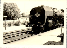 Photographie Photo Vintage Snapshot Anonyme 83 Var St Raphaël Gare Locomotive - Plaatsen