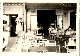 Photographie Photo Vintage Snapshot Anonyme 83 Var Bandol Au Crabe Poilu - Places