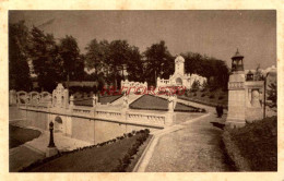 CPA LA BASILIQUE DE LISIEUX - LE CHEMIN DE CROIX EXTERIEUR - Lisieux