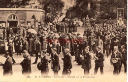 CPA LOURDES - LA GROTTE - DEPART DE LA PROCESSION - Lourdes