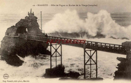 CPA BIARRITZ - EFFET DE VAGUES AU ROCHER DE LA VIERGE - Biarritz