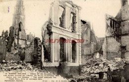 CPA GUERRE 1914-1918 - ARRAS - LES RUINES AUTOUR DE L'HOTEL DE VILLE - Weltkrieg 1914-18