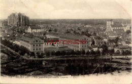 CPA BEAUVAIS - VUE PANORAMIQUE AVEC LA CASERNE - Beauvais