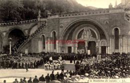 CPA LOURDES - LA PROCESSION ET LA BENEDICTION DES MALADES - Lourdes