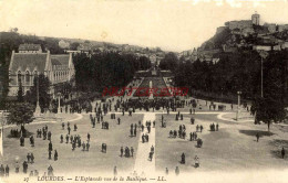 CPA LOURDES - L'ESPLANADE VUE DE LA BASILIQUE - Lourdes