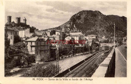 CPA FOIX (ARIEGE) - SORTIE DE LA VILLE ET BORDS DE L'ARIEGE - Foix