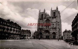 CPSM NANTES - LA CATHEDRALE ET LA PLACE SAINT-PIERRE - Nantes