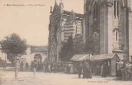 CPA Animée (47) BON-ENCONTRE Place De L'Eglise (Sortie De Messe) - Bon Encontre