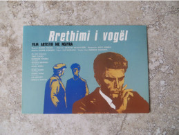 CPM Cinema Affiche Sur Carte ALBANIE Film RRETHIMI I VOGËL 1986 C196 - Posters On Cards
