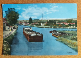 LIGNY En BARROIS . 55 . Le Canal Avec Péniche " Pontamousson 5 " A Reconnaitre . 1970 - Ligny En Barrois