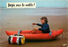 Enfants - Image - Autres - Enfant Dans Un Canoë Sur La Plage - CPM - Carte Neuve - Voir Scans Recto-Verso - Autres & Non Classés