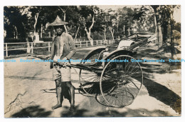 C000775 Rickshaw Boy. Singapore. Postcard - Monde