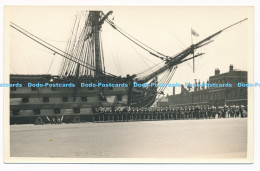 C000780 Victory Ship. Men In Naval Uniforms - Monde