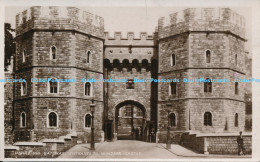 C000337 Henry VIII Gateway Entrance To Windsor Castle. RA. RP - World